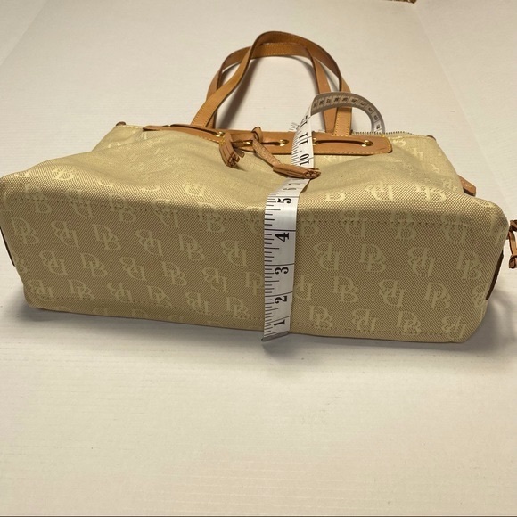 Dooney & Bourke Shoulder Bag Gold with Tan leather details - Picture 11 of 13